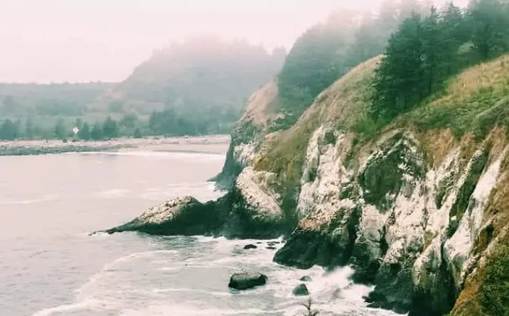 Oceanside cliff at Cape Disappointment state park in Washington