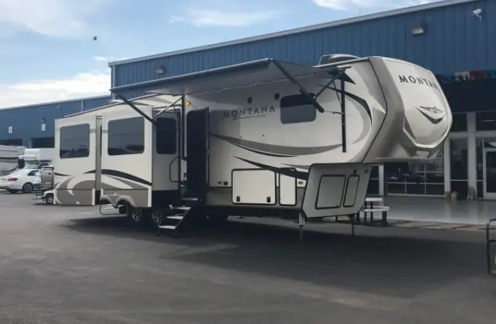 RV Tour: 2019 Keystone Montana 3561RL Fifth Wheel