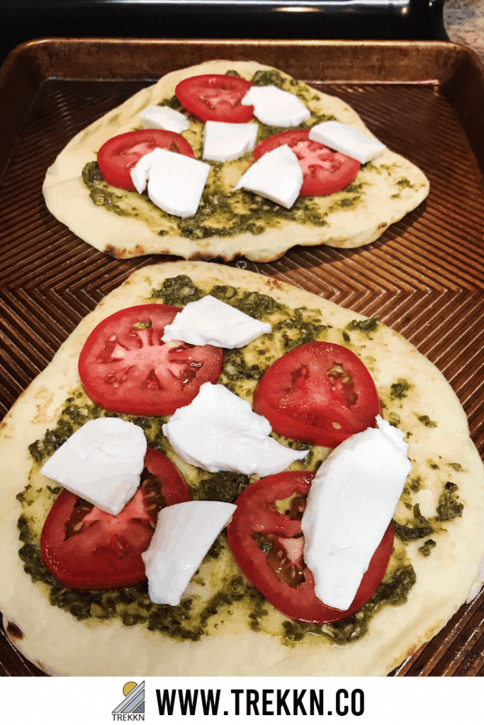 Naan pizza with pesto