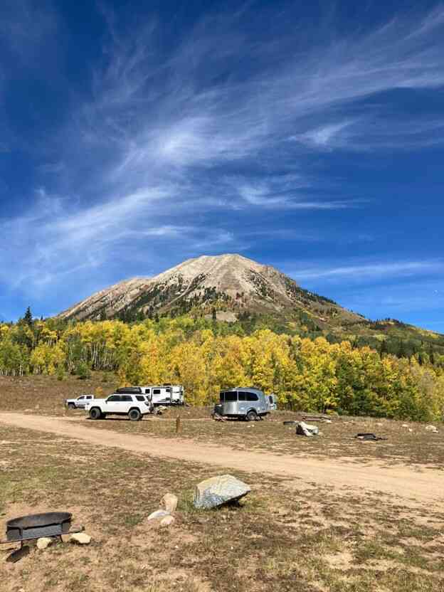RVs boondocking at a great open area campsite in Colorado